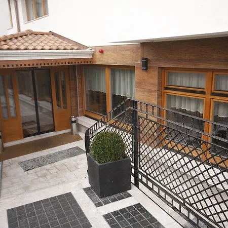 Aziza Hotel